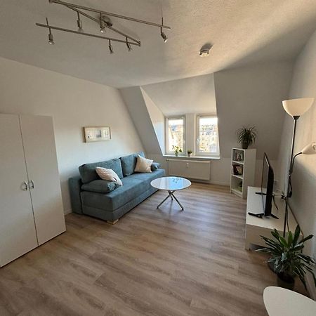 1 Raum Dachgeschosswohnung In Ruhiger Lage Limbach-Oberfrohna Exterior foto