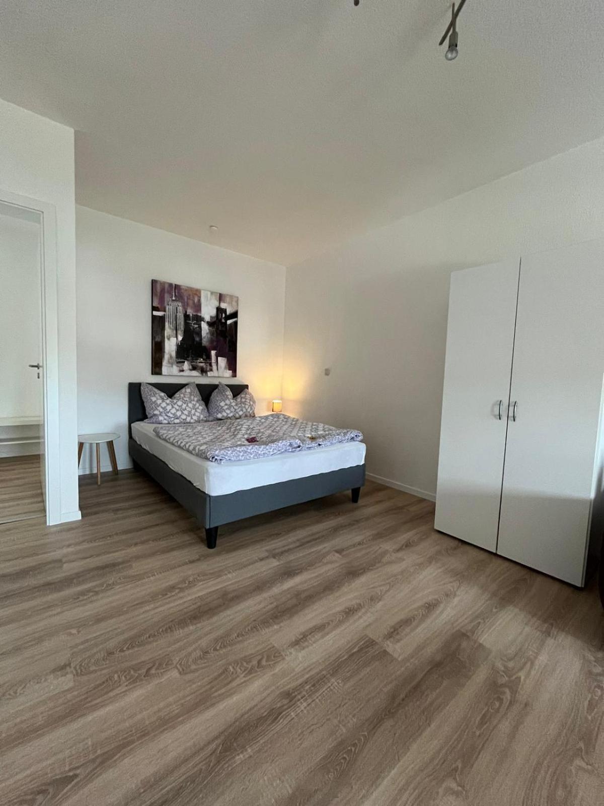 1 Raum Dachgeschosswohnung In Ruhiger Lage Limbach-Oberfrohna Exterior foto
