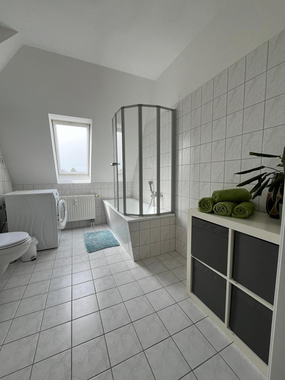 1 Raum Dachgeschosswohnung In Ruhiger Lage Limbach-Oberfrohna Exterior foto
